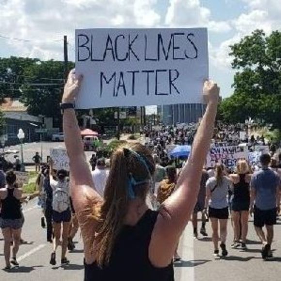 Meet your Posher, Michaela - Picture 1 of 1